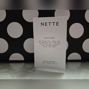 2/$20✨️Nette Coco Fleur✨️